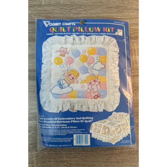 Vintage Quilt Pillow Kit Craft Lace Ruffle Balloons Pastel Bedroom Bedding White - Picture 1 of 4